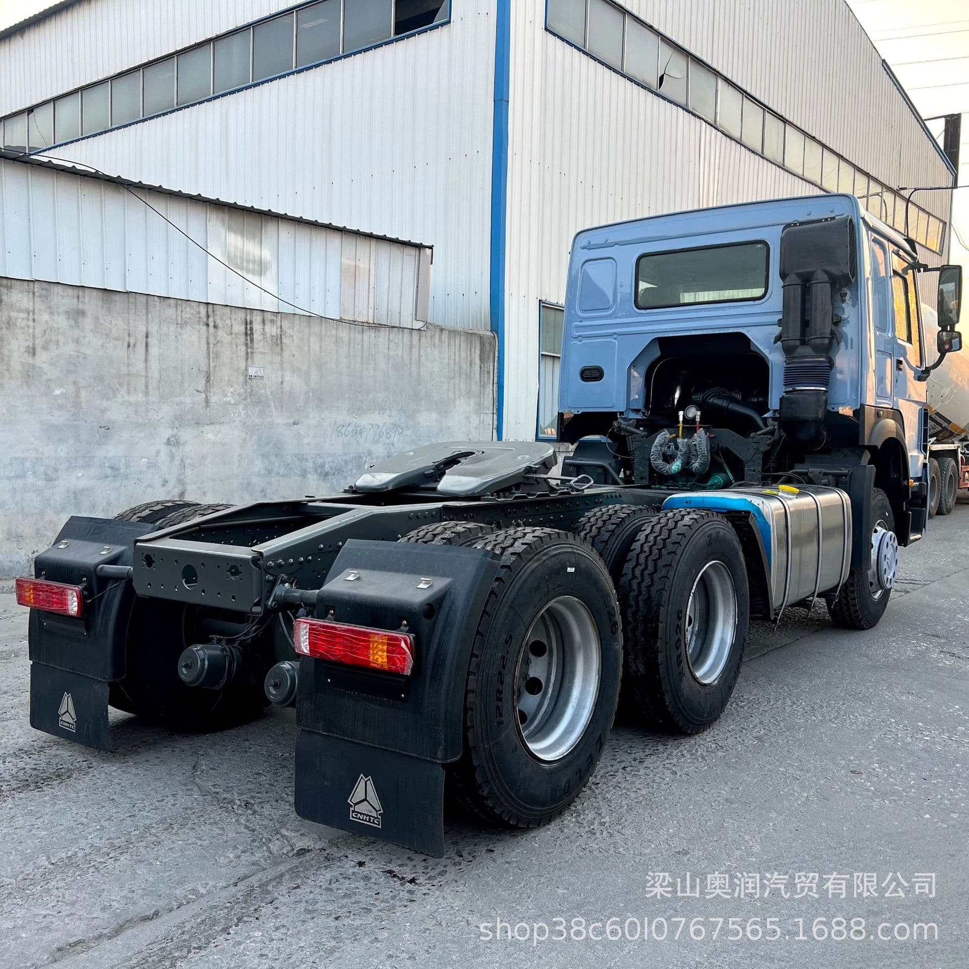 Sinotruk HOWO 6*4 Tractor Head Trailer Head for Sale, 380HP Cargo Transport Head, New Tires