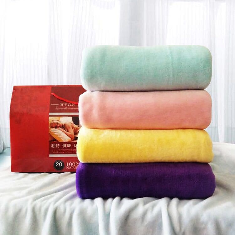 Opening ceremony blanket, coral fleece gift blanket, export flannel, solid color, thickened, air conditioning blanket, children's nap blanket