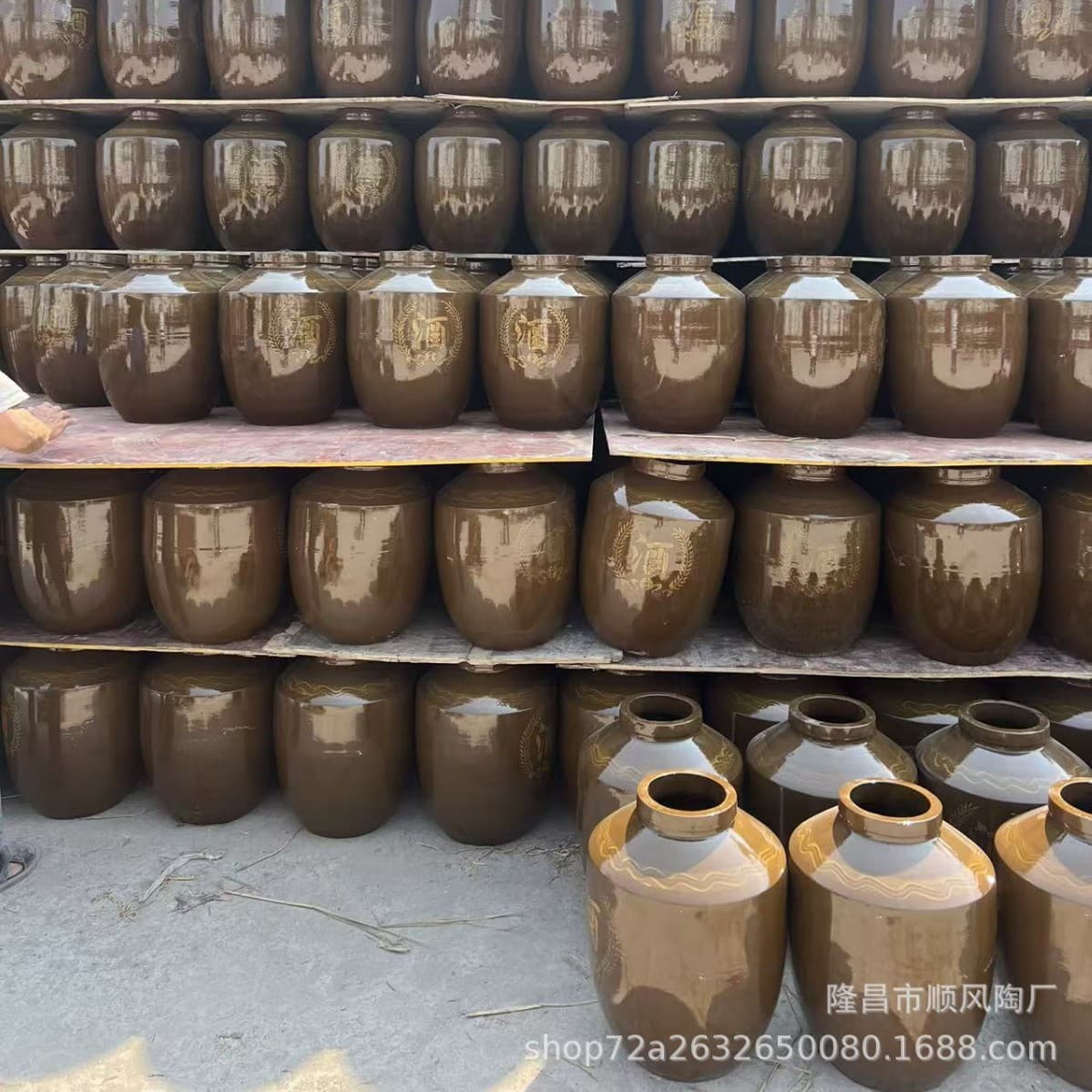 Sichuan manufacturer's thickened earthenware wine jars ranging from 10 to 2000 jin, anti-corrosion ceramic vessels.