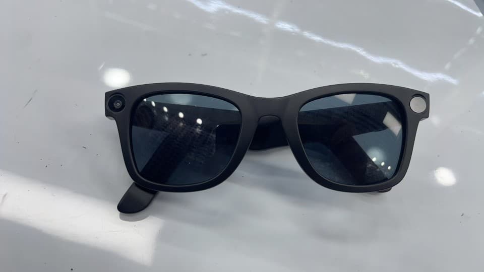 8MP Smart Glasses with AI-powered Photo Translation and Object Recognition, ChatGPT Bluetooth Calling, and Music Functionality