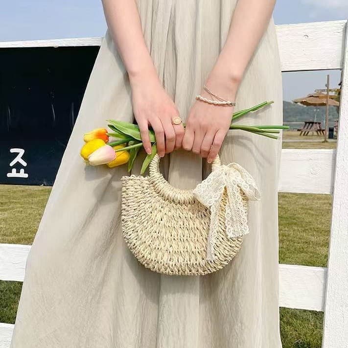 Summer Woven Bag Women's Niche Design Half Round Straw Bag Casual Vacation Beach Bag Women's Handheld Crossbody Bag