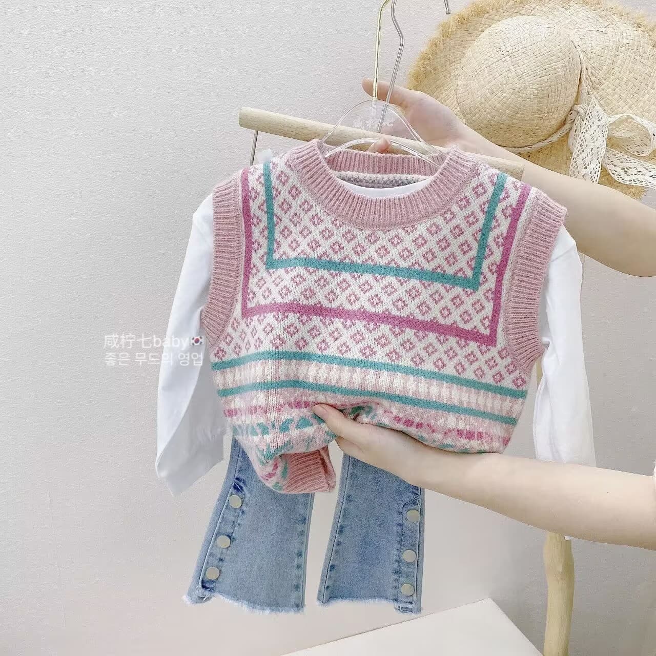 Children's Outfits for Spring and Autumn 2025, Sweet and Versatile Striped Knitwear for Boys and Girls, Huzhou Zhili Children's Clothing