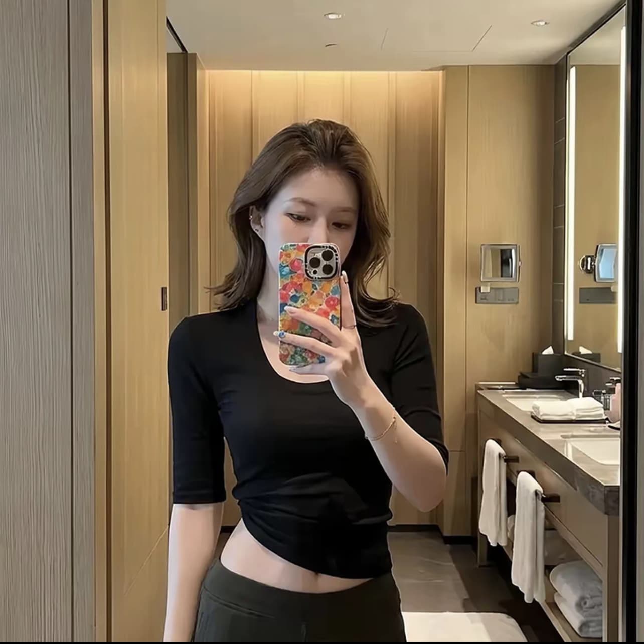 U-neck thin mid-sleeve solid color large size versatile summer slimming ladies 2026 new early spring beautiful clothes