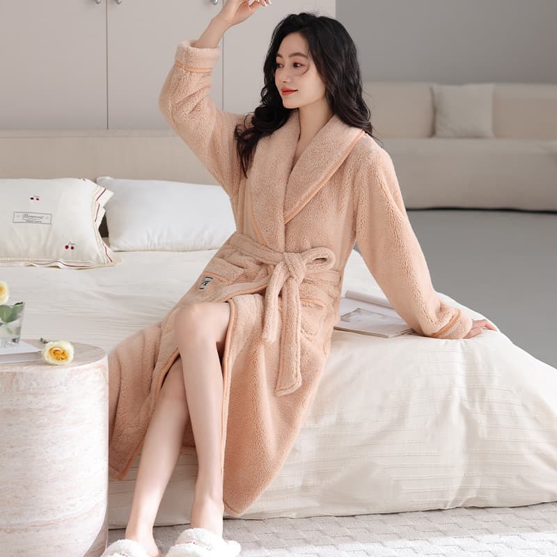 Women's Pajamas Autumn and Winter Thickened Flannel Plus Velvet Nightgown Coral Velvet Warm Bathrobe Winter Home Wear New Style