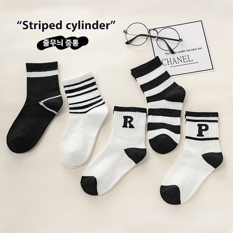 Children's Mid-calf Sports Socks Cartoon School Style Boys Girls Floral Trim Socks Stockings Polyester Fiber Spring Autumn
