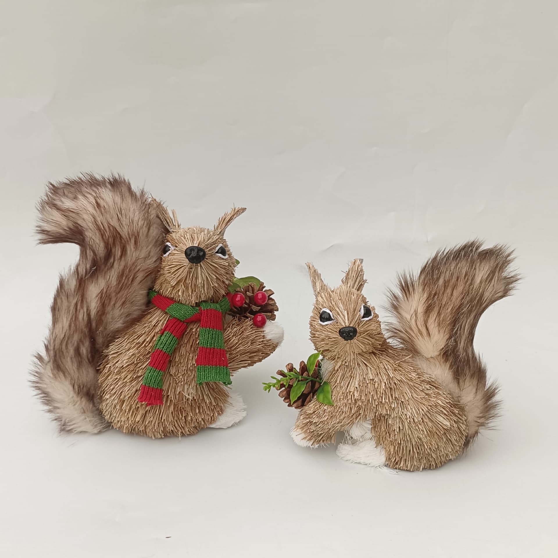 Squirrel handmade cotton thread animal Christmas decoration, cute ornament, commercial supermarket scene, hotel decoration, photography prop, gift.