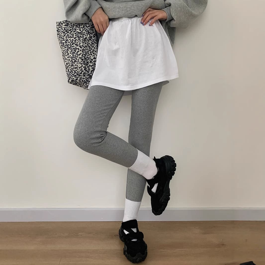 Layered Tummy-Control Crop Top for Women, Slimming Hem with White-Trimmed Skirt, Hip-Covering Mini Skirt