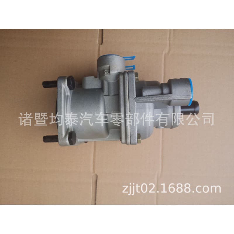 Foot Valve 4613152670 European Heavy Truck Sinotruk Bus Parts Components SMT