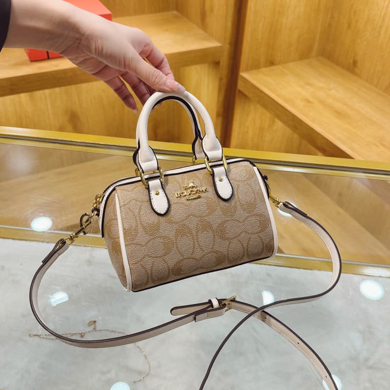 High-Quality Shoulder Bag for Wholesale, 2026 Trendy Classic Crossbody Pillow Bag for Women
