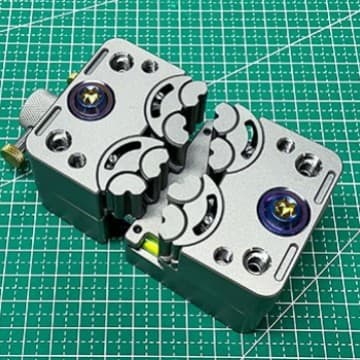 Mini 304 Stainless Steel Bench Vise with Anvil - Handmade Craft Tool, Watch Repair Ornament, Anvil