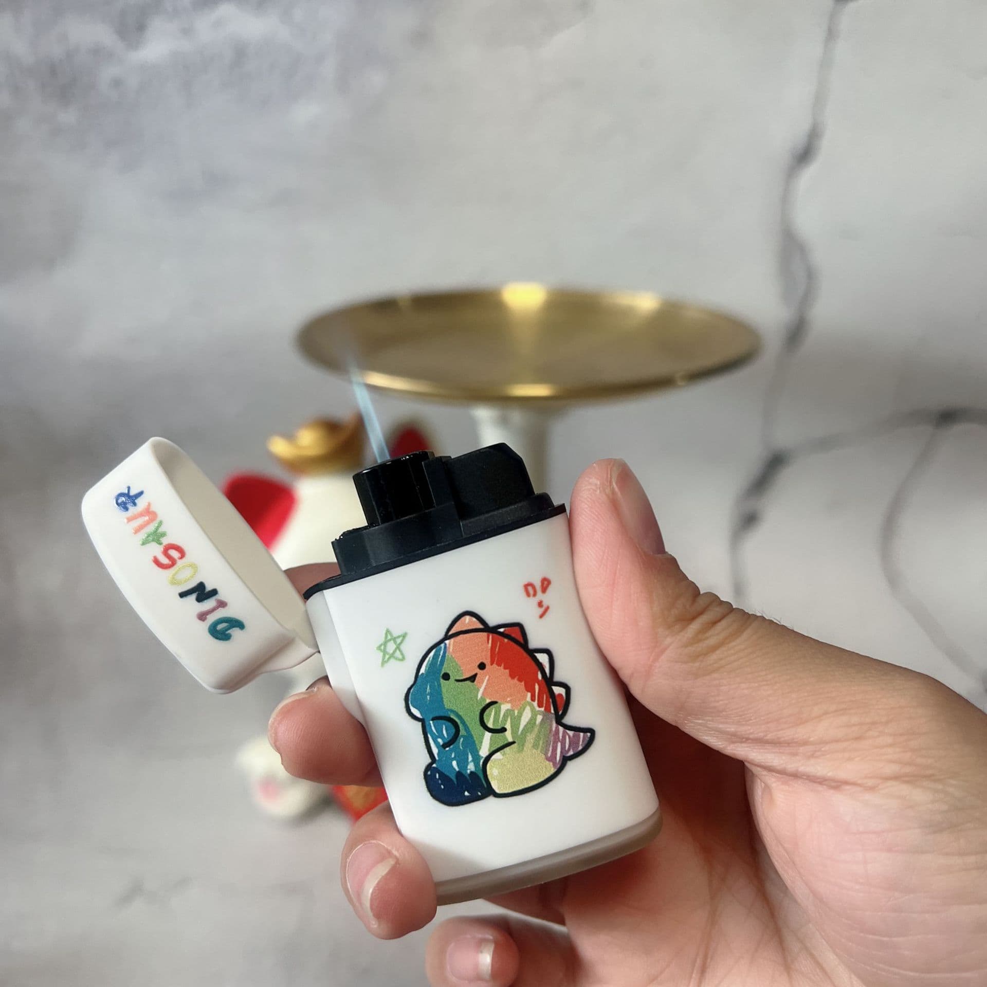New Windproof Lighter Refillable Flip Top Blue Flame Ultra Durable Creative Lighter Cute Personality Wholesale