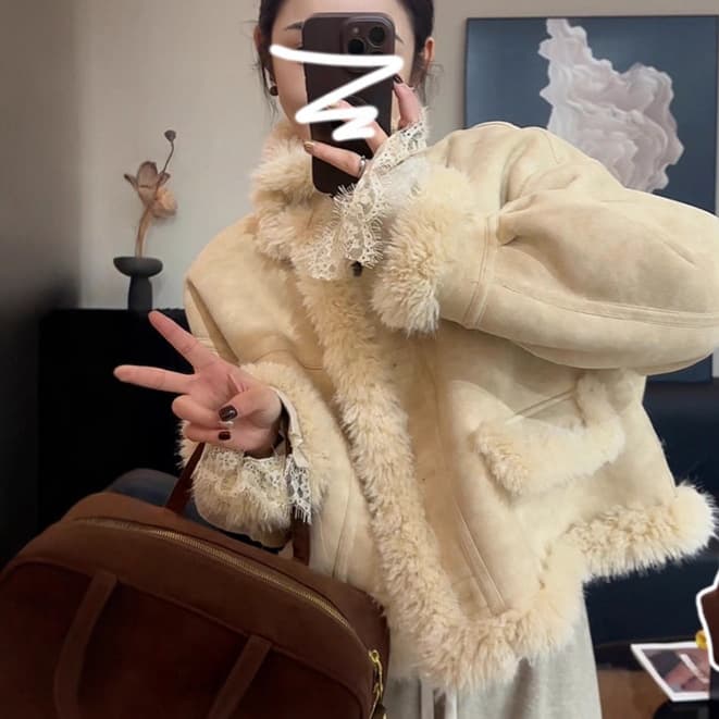 Small fragrant lamb plush jacket for women to wear in autumn and winter 2025 new style unique super good-looking thickened top