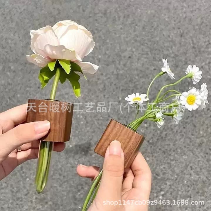 Factory direct sales of refrigerator magnets, DIY solid wood flower vases, magnetic flower bouquets, magnetic ornaments, and wooden products.