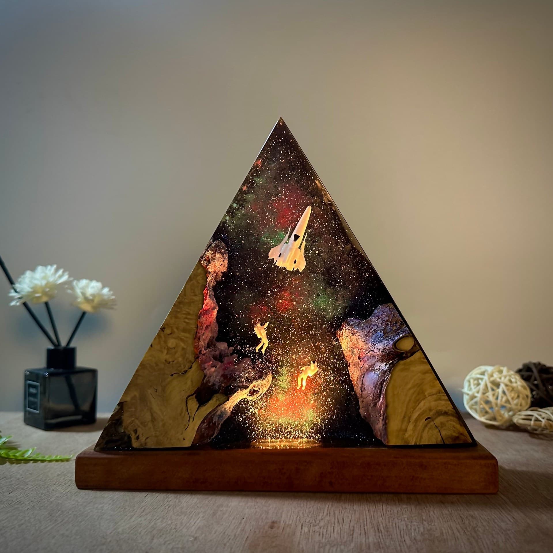 Space Night Light Galaxy Night Light Astronaut Rocket Resin Wood Lamp Spaceship Starry Sky Gift for Dad