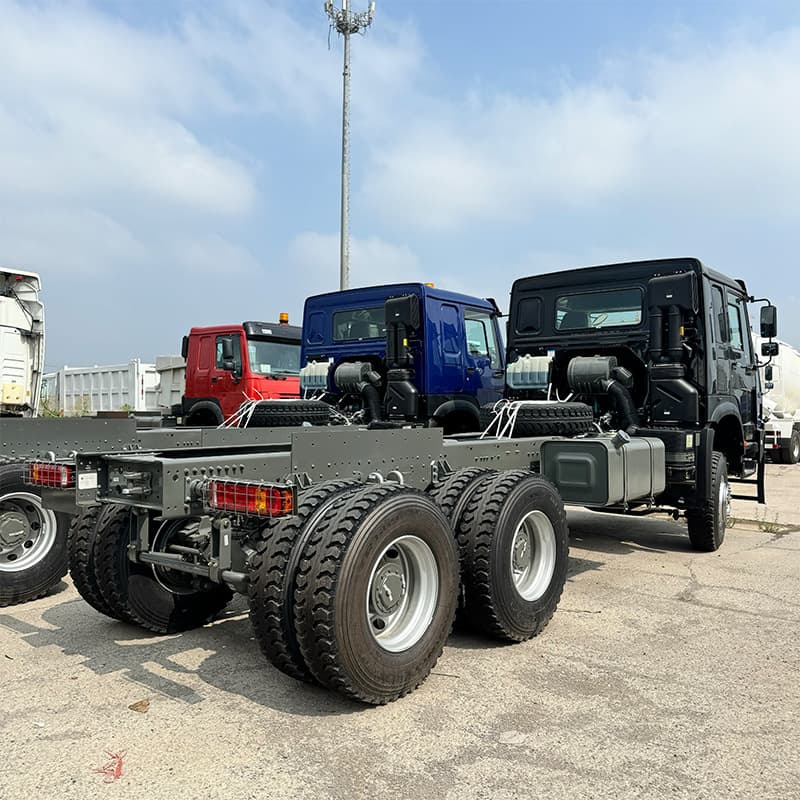 Rear eight-wheel HOWO tractor head for sale, dual-axle semi-trailer head, 380 HP freight truck head