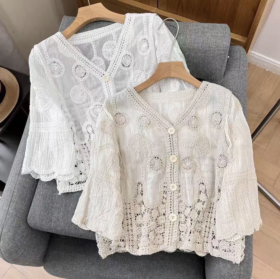 Vintage Lace Hollow Knit Top 2026 Summer New Fashionable Slimming Design Top for Women