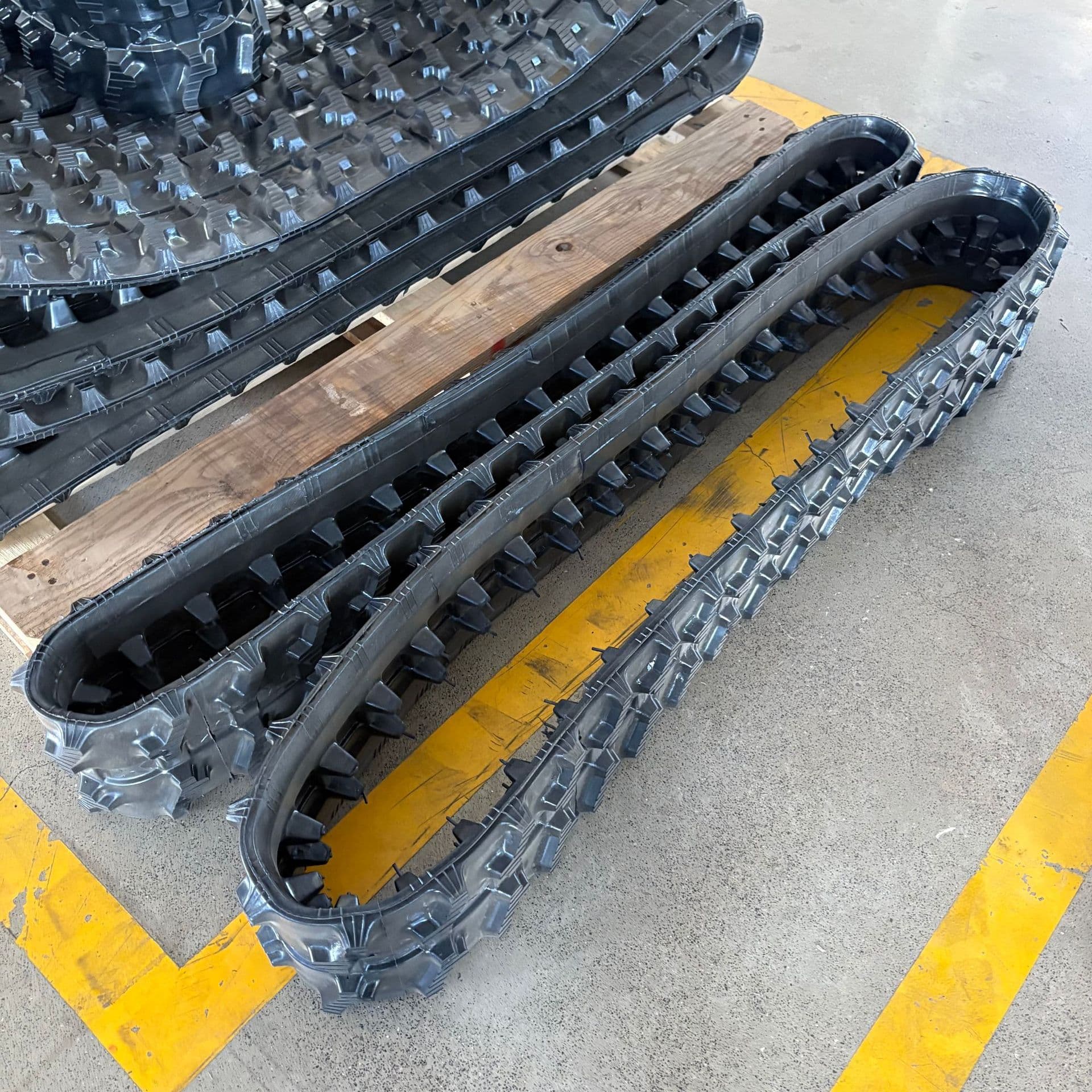 Full hydraulic steel mechanical walking, load-bearing telescopic, remote-controlled rubber tracks, industrial robot track chassis