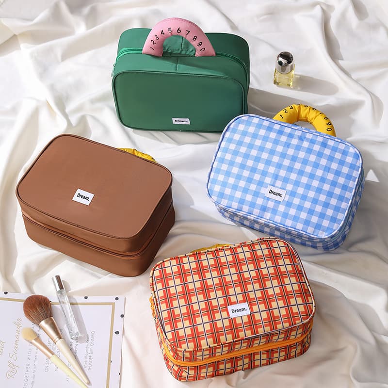 Premium Travel Grid Pattern High-Value Cute Cosmetic Bag, Student Outdoor Makeup Pouch, Large Capacity Portable Cosmetics Organizer
