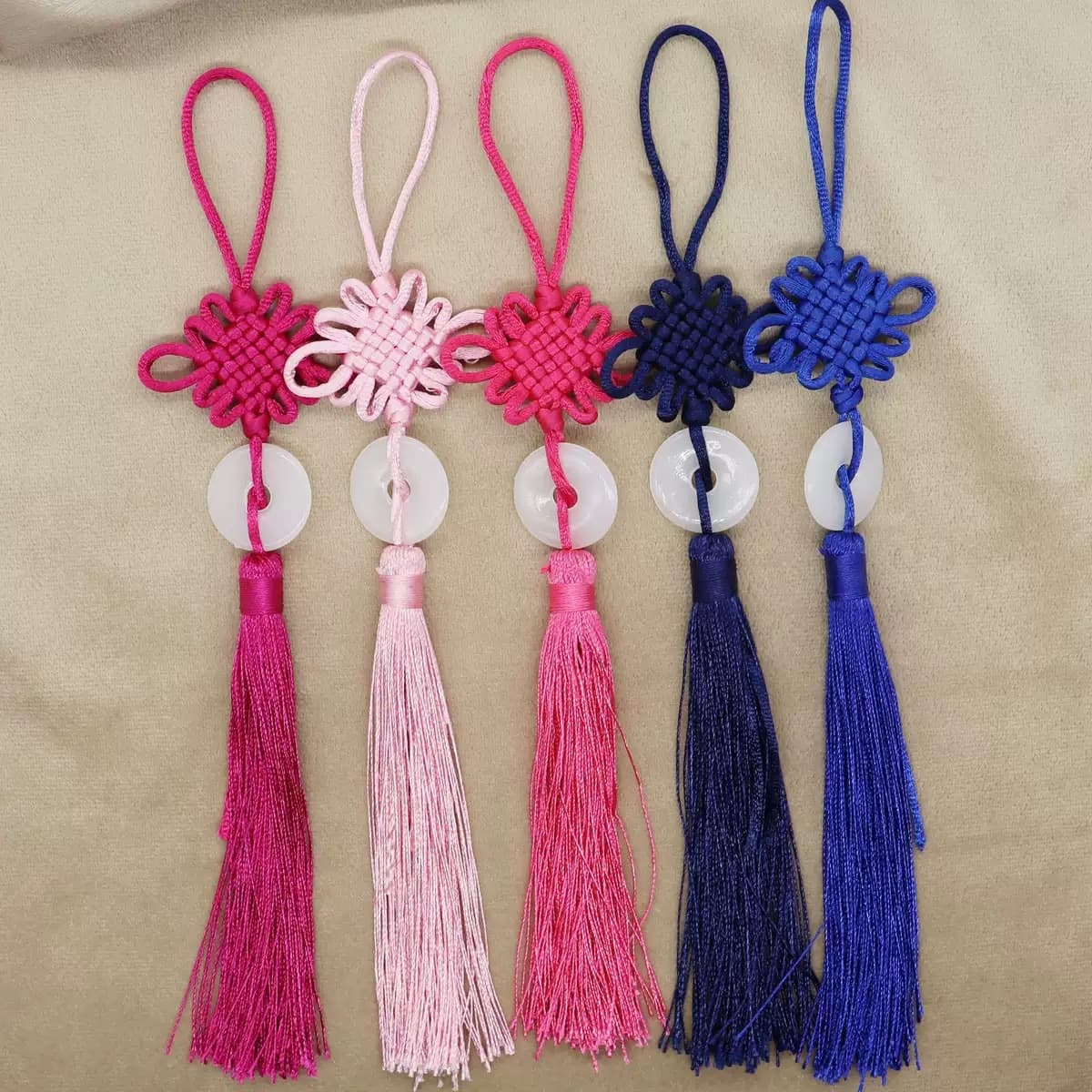 Six-loop Chinese knot plastic 3.0 pure white jade pendant Chinese knot tassel finished product lantern fan clothing hanging ornament wholesale