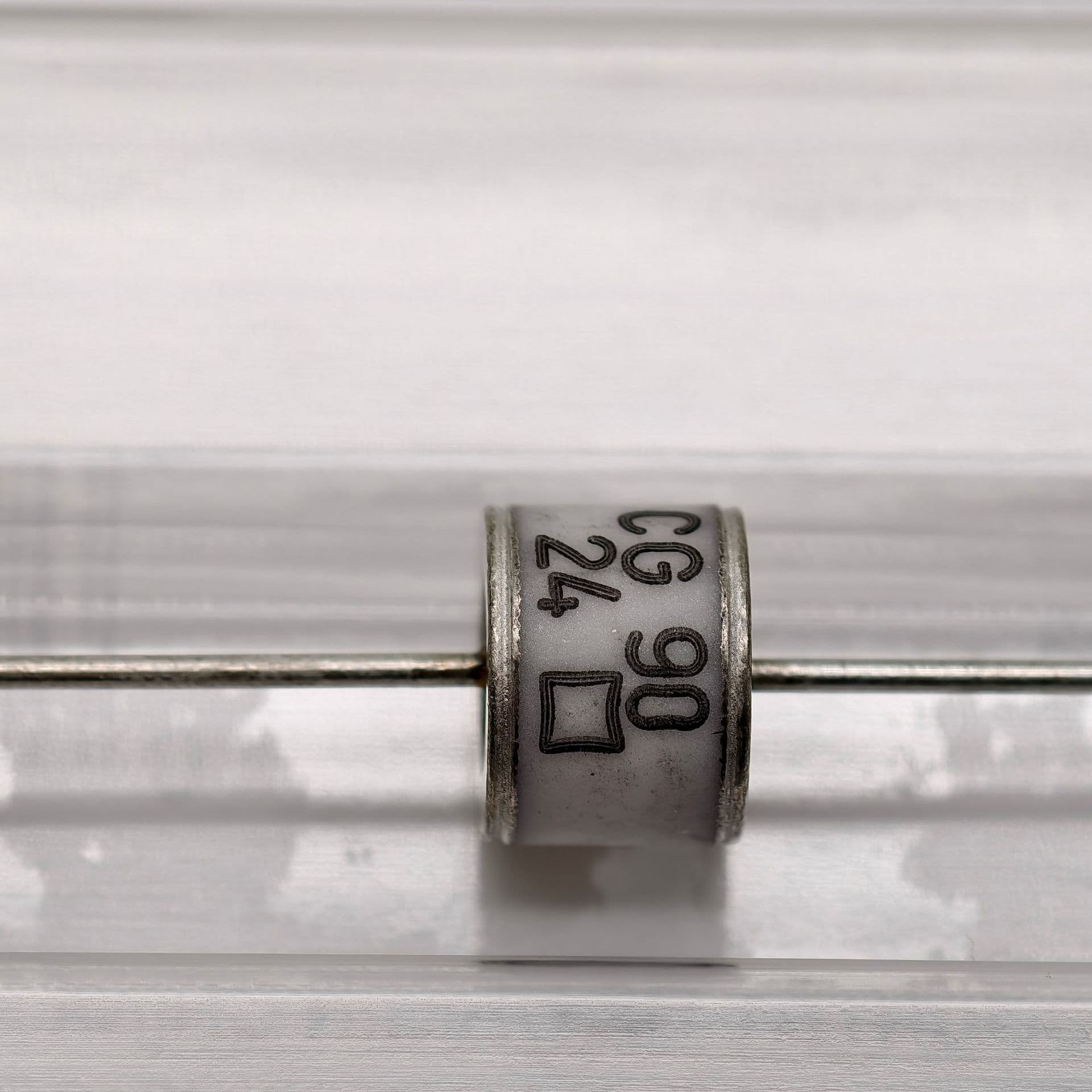 In Stock CG90L Gas Discharge Tube 2500V Lightning Protection Device Circuit Overvoltage Protection