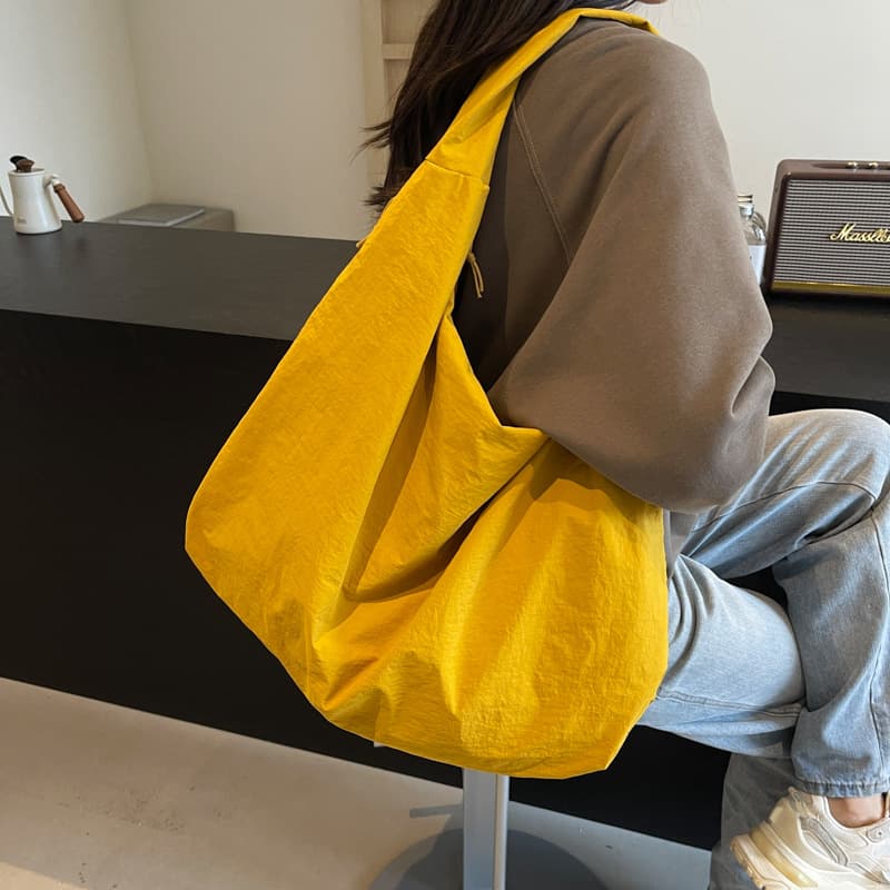 Japanese-style large-capacity single-shoulder bag, solid color, simple and casual, versatile handbag for women, popular underarm tote bag
