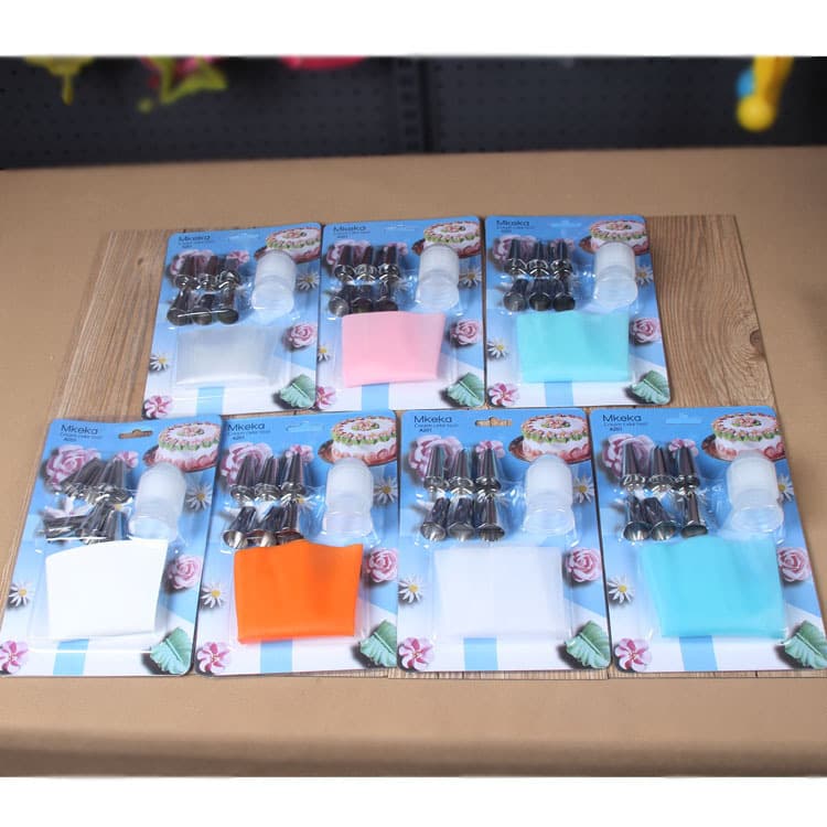 Factory ready stock decorating nozzle set medium stainless steel decorating nozzle 6 nozzles plus converter 8-piece set baking tools