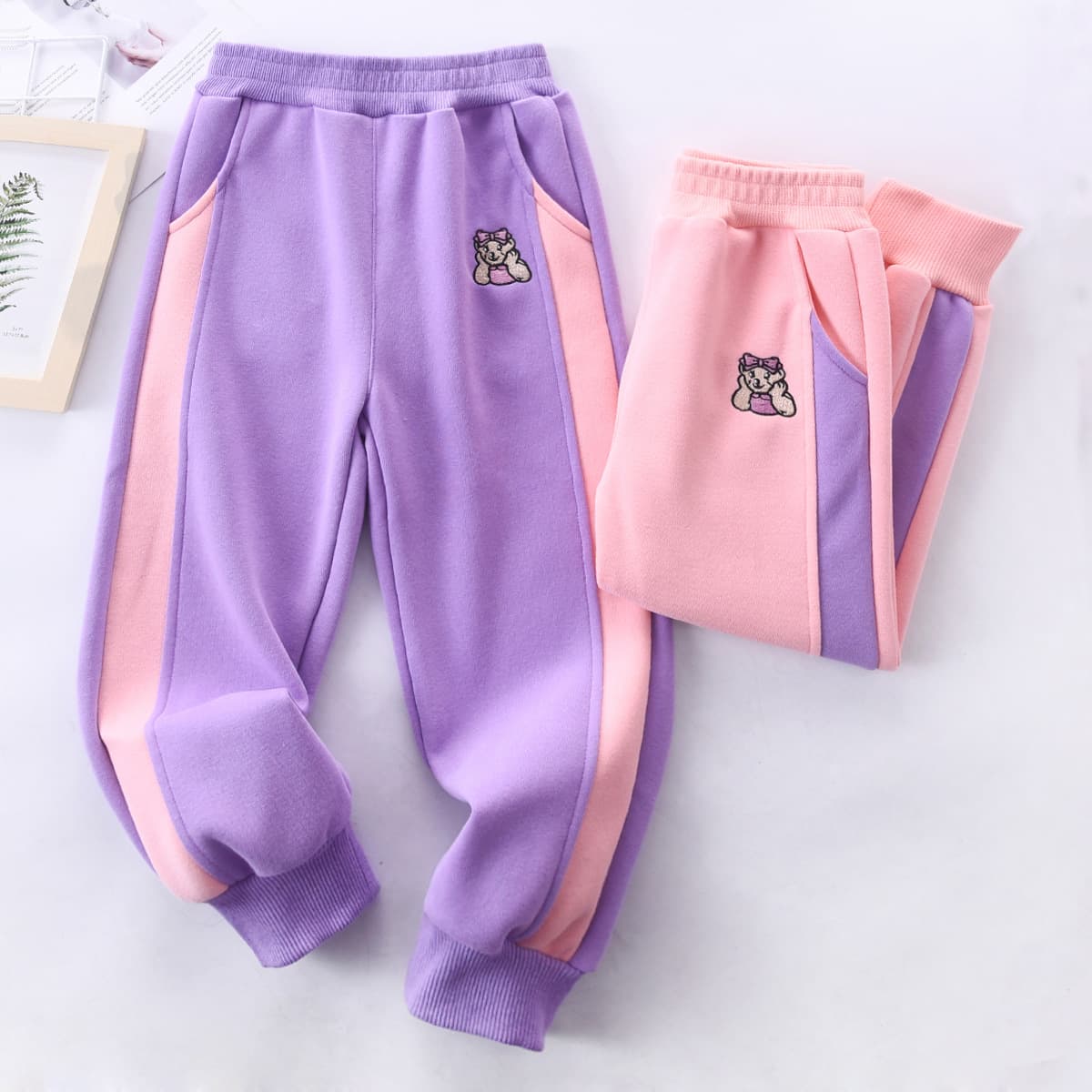2025 Spring/Autumn New Korean Style Children's Pants with Bear Embroidery, Cotton Color-Block Long Pants for Girls, Casual Wear