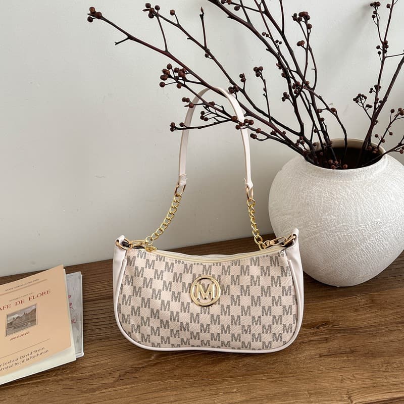 Trendy and stylish printed underarm bag for women, high-end luxury chain shoulder bag with a chic and versatile design