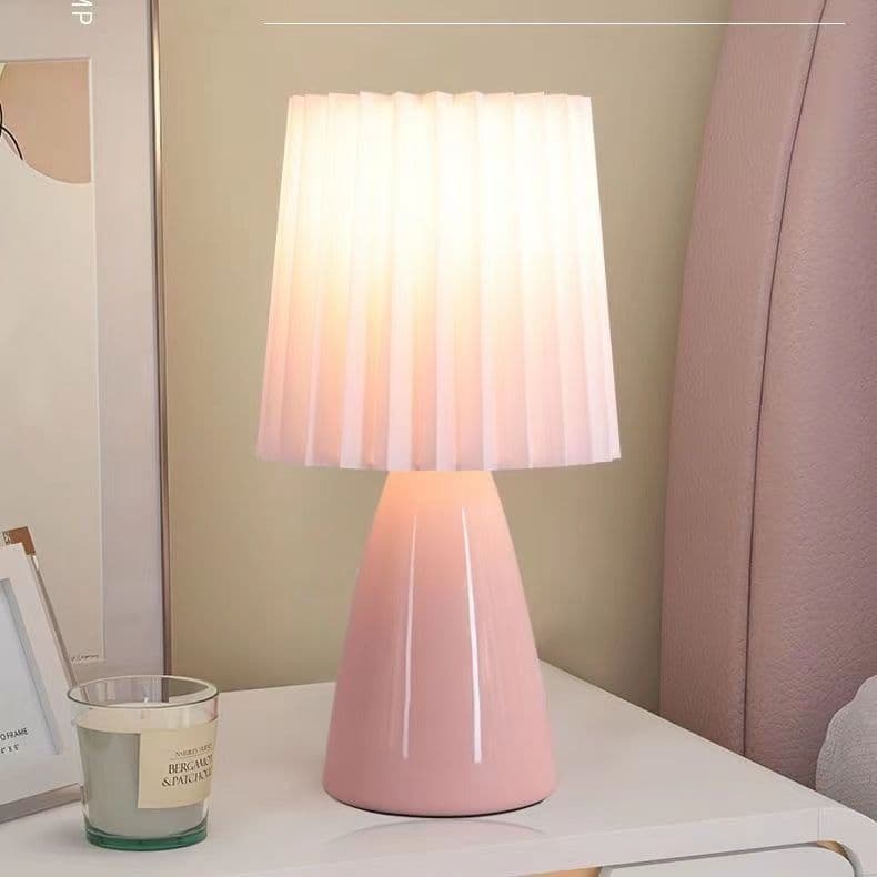 Premium Cream Table Lamp Nordic Ins Retro Pleated Creative High-Aesthetic Bedside Ambient Bedroom Decorative Light
