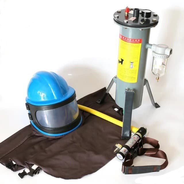 Manufacturer-produced sandblasting suits, lightweight protective workwear, sandblasting safety helmets with adjustable temperature, patented product