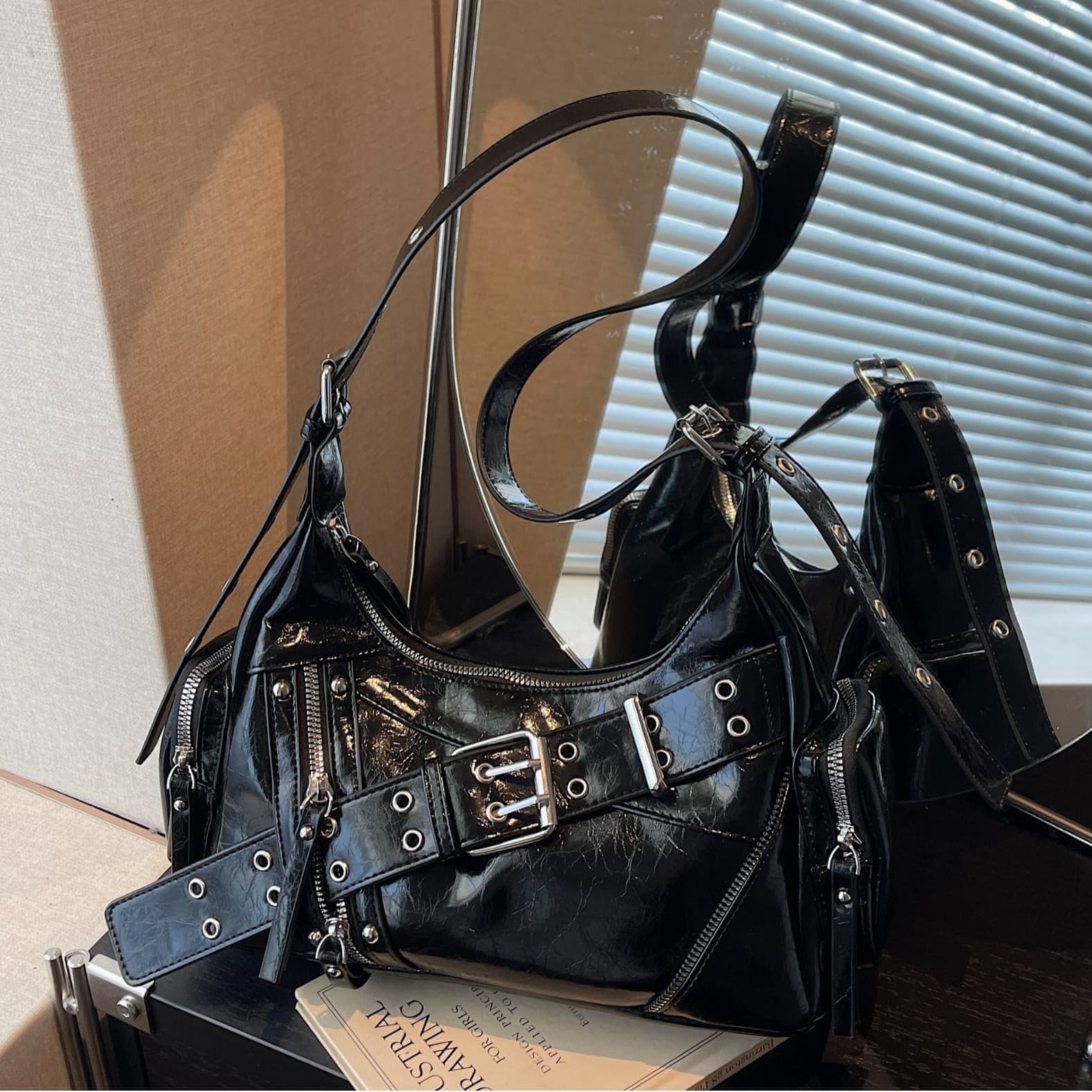 Vintage New Trendy Underarm Bag, New Niche Motorcycle Bag, Versatile New Style Shoulder Crossbody Bag for Women