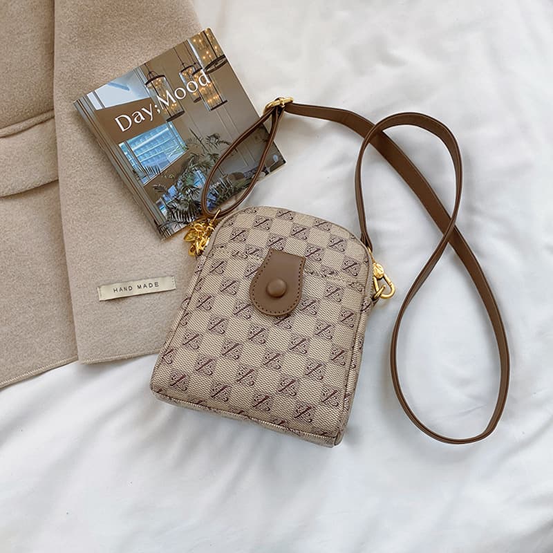 Summer Phone Bag for Women Crossbody 2024 New Fashion Lightweight Mini Small Bag Versatile Trendy Vertical Shoulder Bag