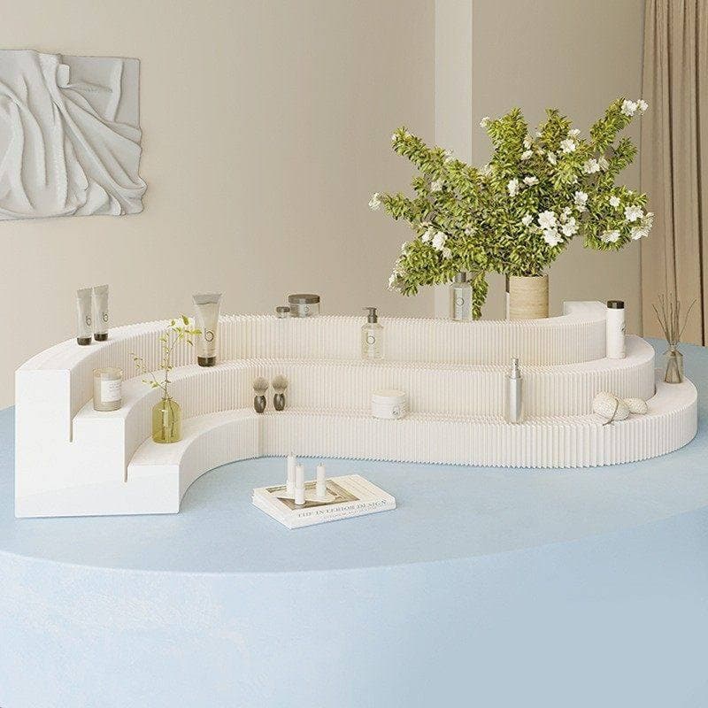 Small items on display racks, floating-step micro-booths, free-shape layered desktops, high and low staggered display racks