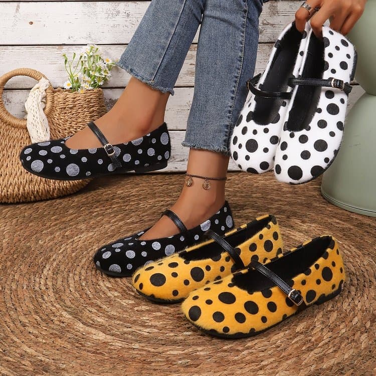 Cross-Border European and American Style Three-Color Polka Dot Plush Mary Jane Shoes for Women, with a Single Buckle, Flat Sole, Retro, Large Size, Sweet Shallow Mouth Single Shoes