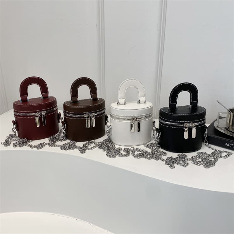 Box qualitative 2025 autumn and winter new style retro fashion texture popular foreign style commuting trend chain messenger bag for women