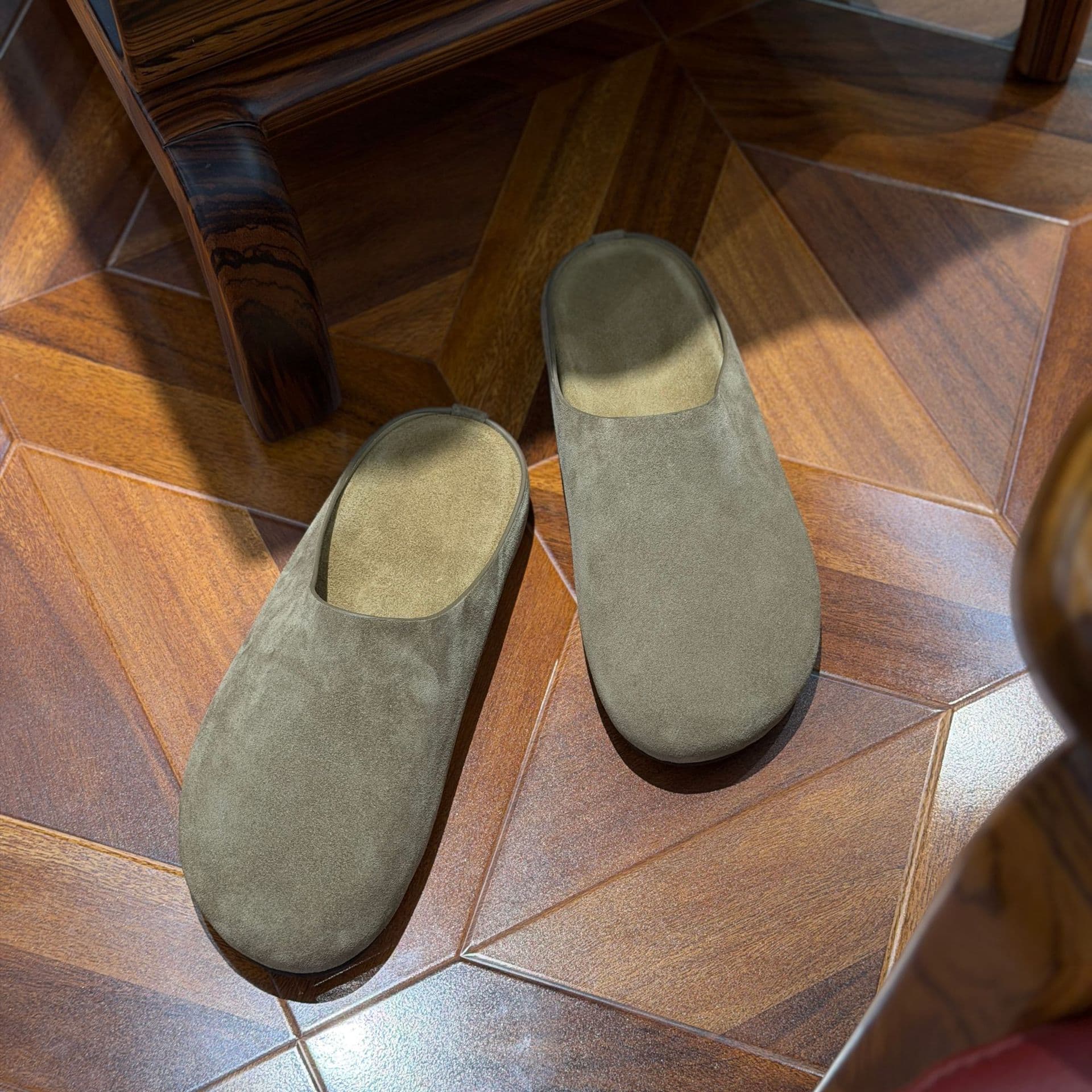Old Money Style Men's Mule Slippers Summer Outdoor Office Lazy Slip-On Men's Birkenstock Style Soft Sole Half Slippers
