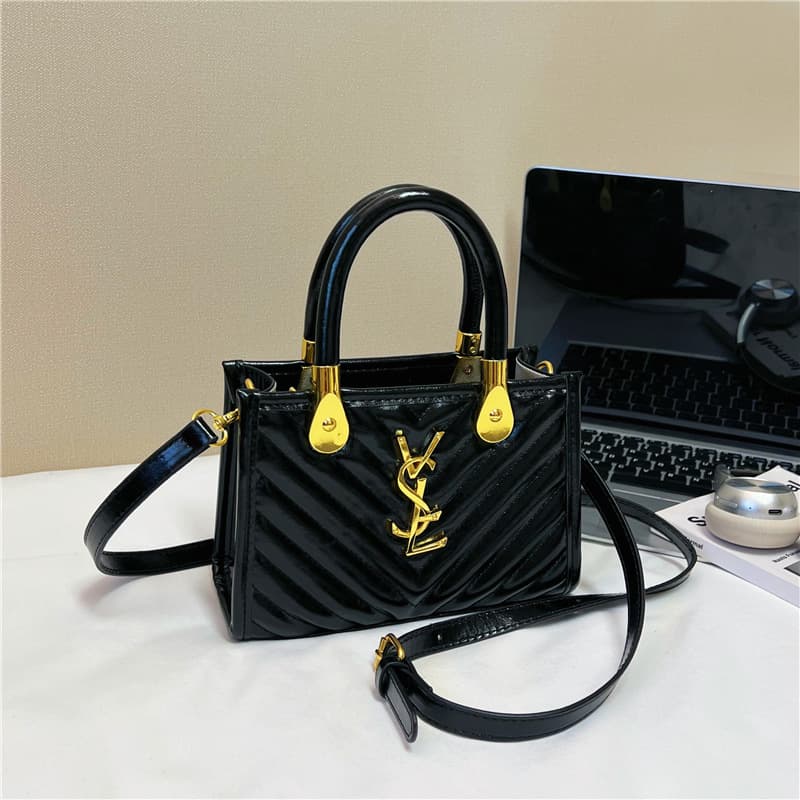 Cross-border fashion Yang Shulin handbag women's 2026 summer new small square bag foreign style light luxury single shoulder crossbody bag