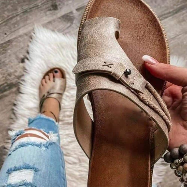 Women's Summer Slippers 2021 New Style, Plus Size Flat Low Heel Retro Toe-Loop Slide Sandals