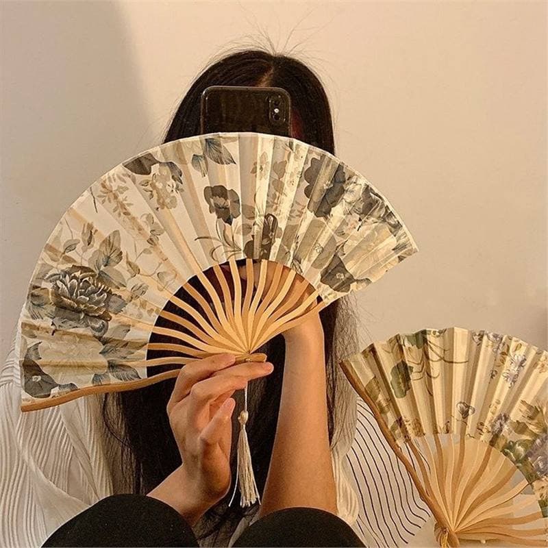 Chinese-style portable folding fan, vintage fan prop, folding fan, ins-style shell fan, summer photo prop for women