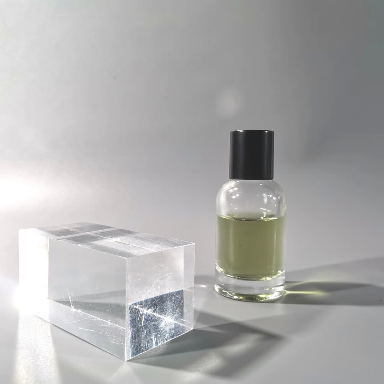 Supply 30ml Stock Crimp Spray Bottle Neck Step Glass Perfume Bottle Portable Refillable Empty Perfume Bottle