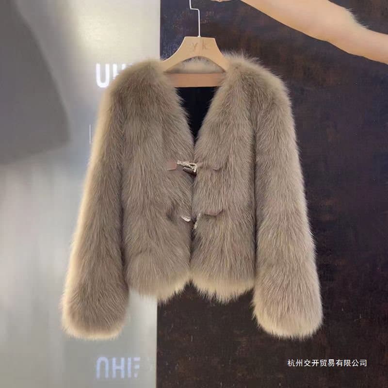 Cool-Toned Fur Top Women 2025 Autumn/Winter New Style Horn Button Short Little Fragrance Style Jacket