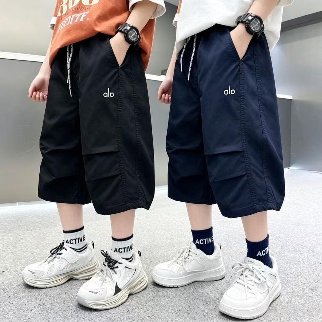 2026 Summer Boys' Breathable Shorts Casual Versatile Comfortable Stylish Cargo Knee-Length Shorts Trend