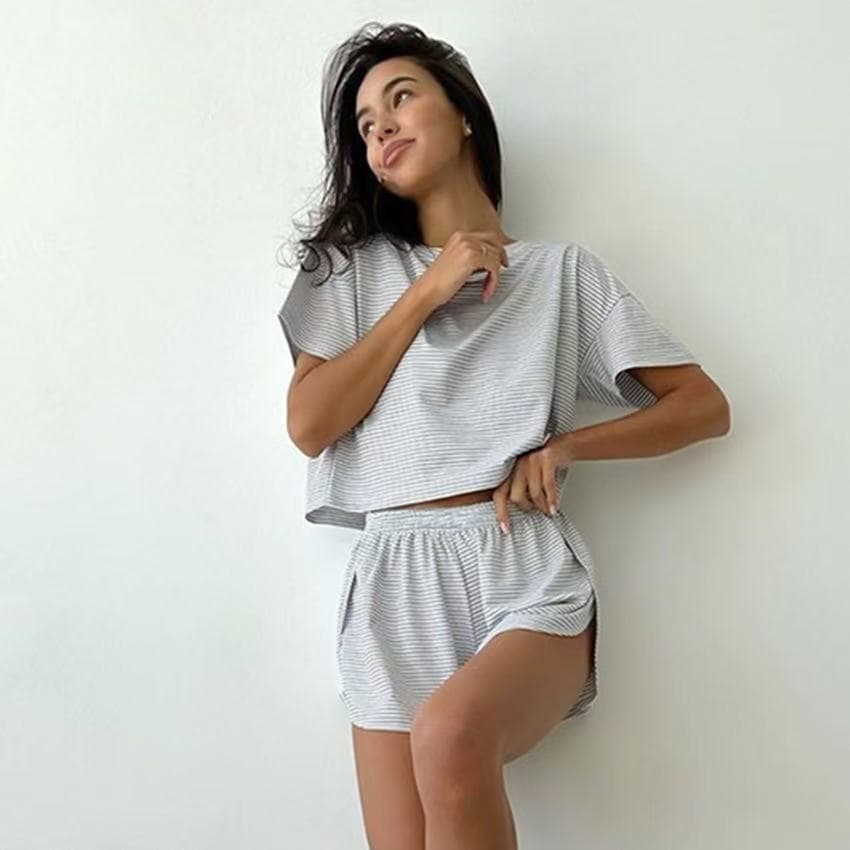 2026 European and American Autumn Knitted Striped Pajamas Loose Short-Sleeve Shorts Set Fashionable Cross-Border Loungewear for Women