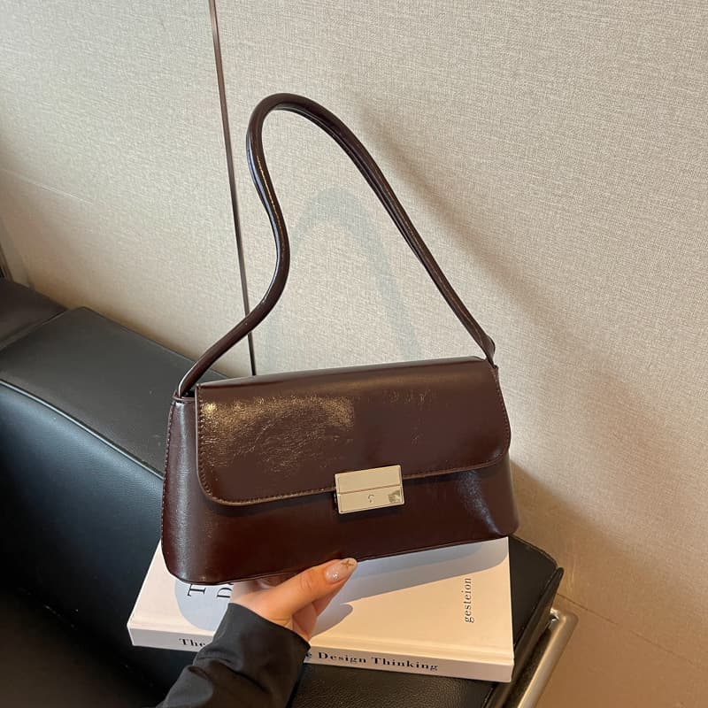 Fashionable and personalized solid color retro waxed leather all-match underarm bag for women high-end texture foreign style commuter shoulder bag