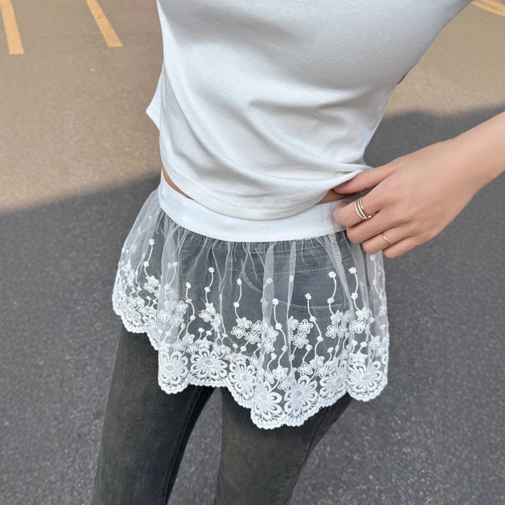 Stacked inner layered butt-covering short bottoming skirt for women 2025 spring and summer new white lace butt curtain skirt