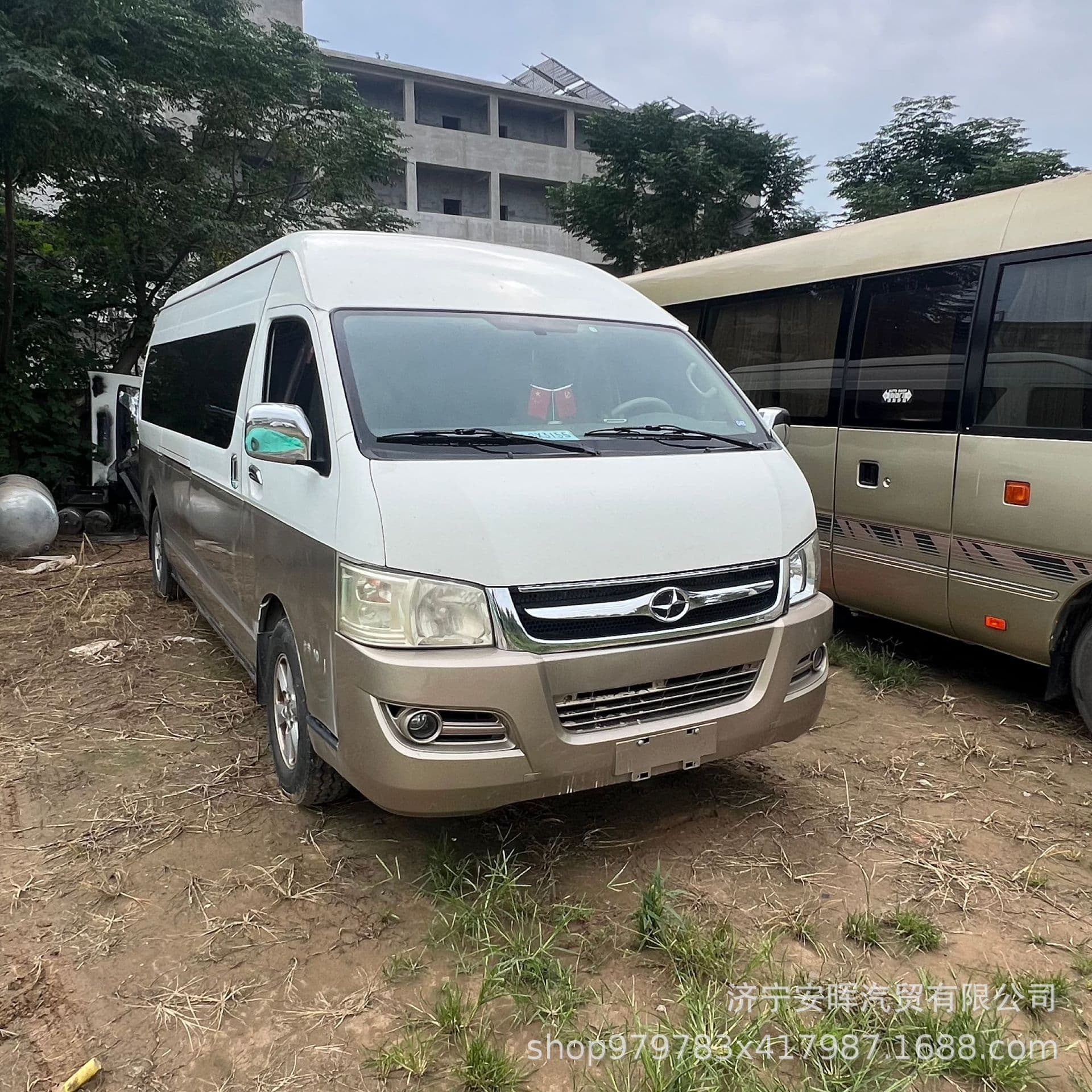 Export Hiace Hiace Passenger Car 12-14 Seats Business Event Shuttle Bus Commuting Tourist Sightseeing Car with Complete Procedures