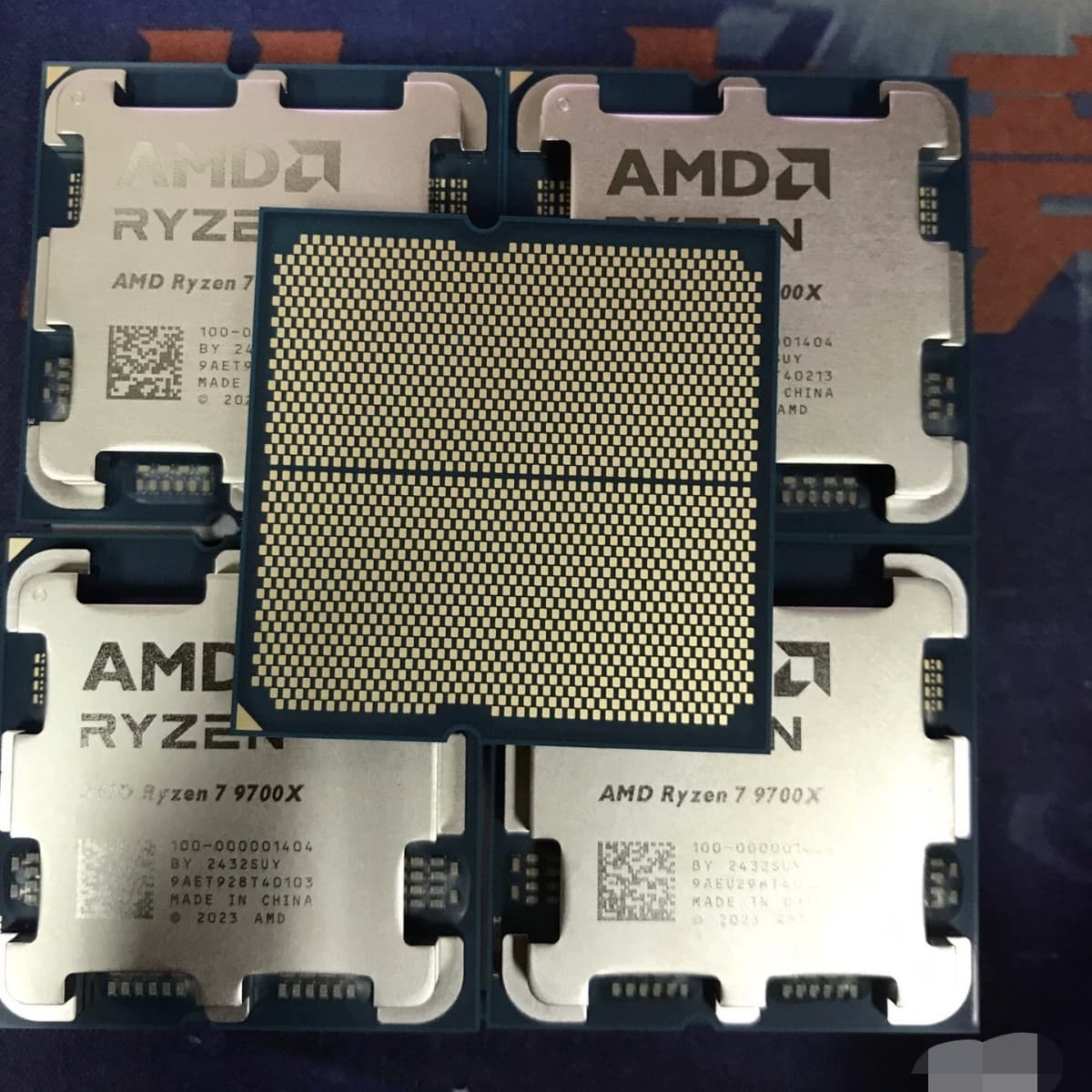 AMD Ryzen 7 9700X Loose Chip AM5 8-Core 16-Thread Desktop CPU Processor Suitable for Eight Cores