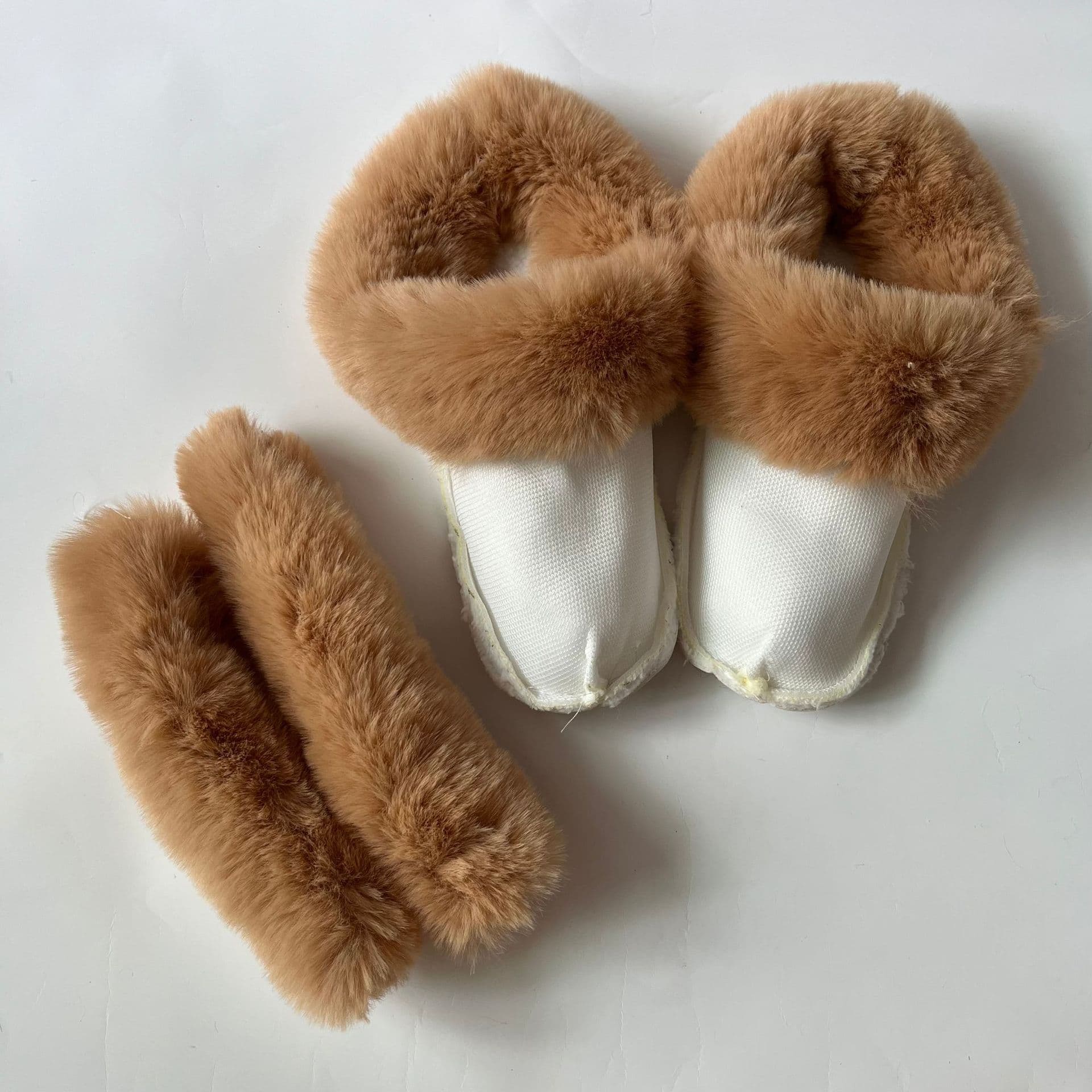 Puff-style crocs inner lining with fleece and plush warm cotton covers, thickened for winter and autumn, detachable slipper liners.