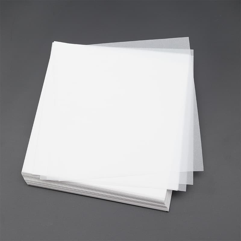 Manufacturer supplies 50-220g tracing paper for food packaging, semi-transparent paper, and photovoltaic silicon wafer spacing.