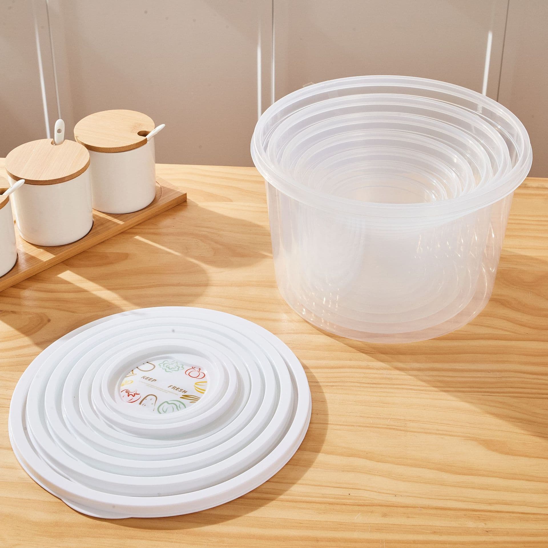 Plastic round food lunch box, refrigerator food storage sealed storage box, grain storage box